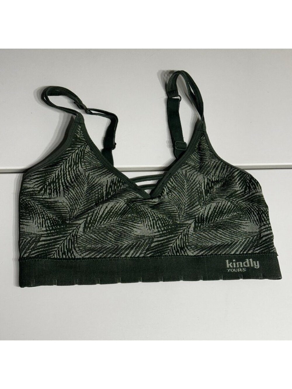 Kindly Yours Sports Bra V Neck No Pads Medium Green Leaf Pattern
